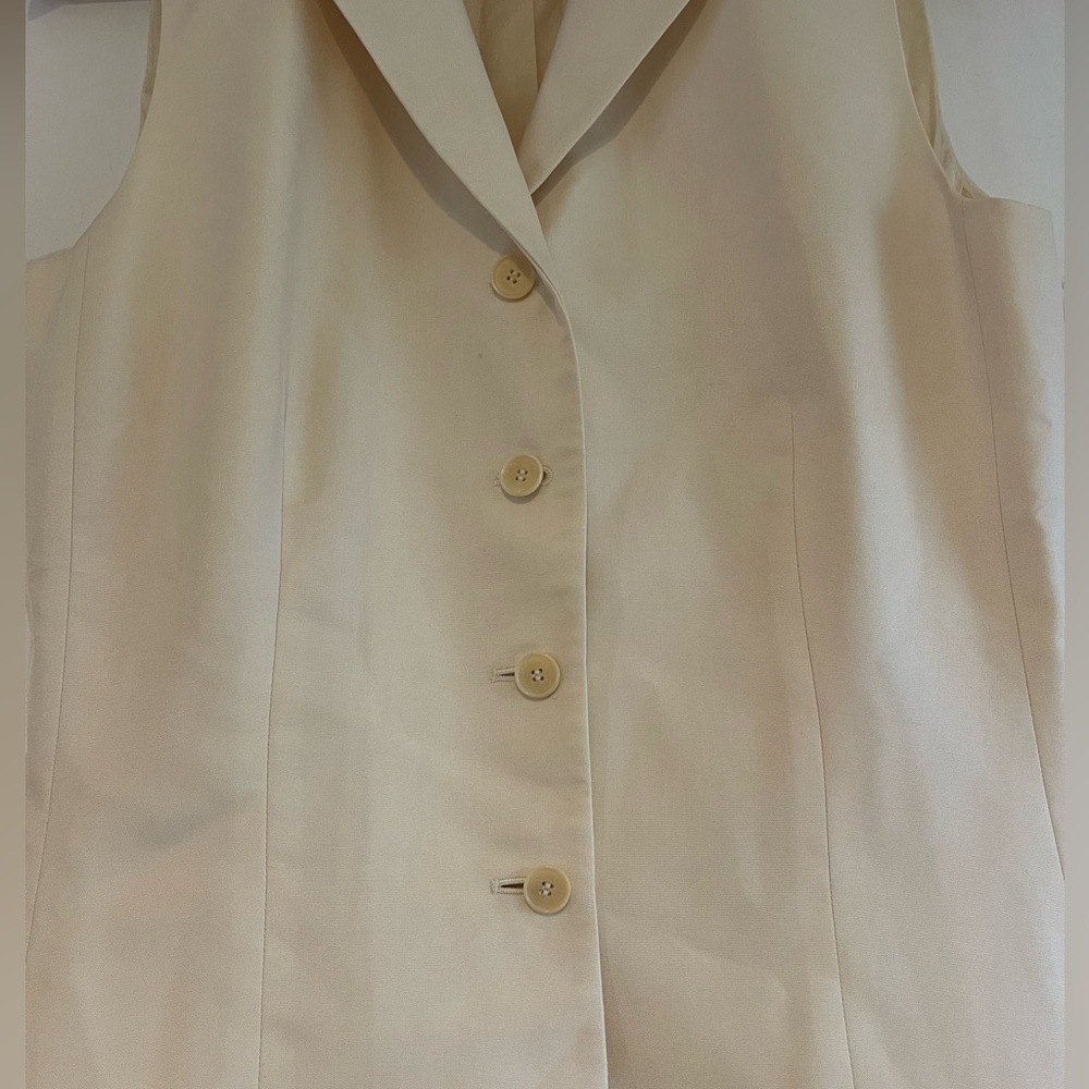 Ann Taylor Cream Sleeveless Button Front Blazer Top - Picture 2 of 6